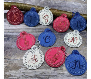 Stickserie - ITH Anhänger Schleifchen Monogram A - Z